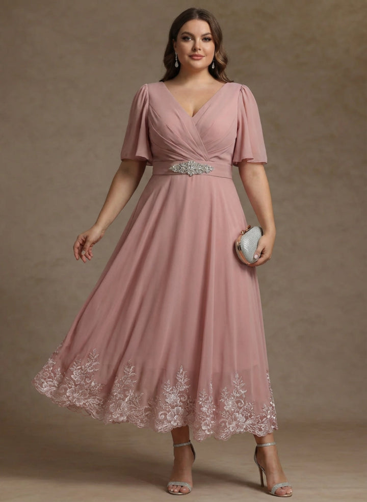 A-Line/Princess V Neck Plus Size Mother of the Bride Dresses Short Sleeves Chiffon Lace Tea Length with Sash