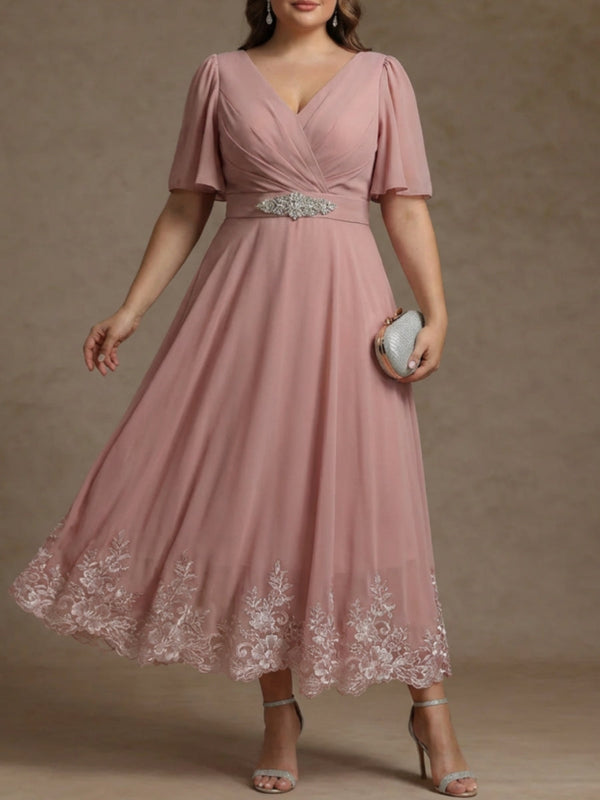 A-Line/Princess V Neck Plus Size Mother of the Bride Dresses Short Sleeves Chiffon Lace Tea Length with Sash