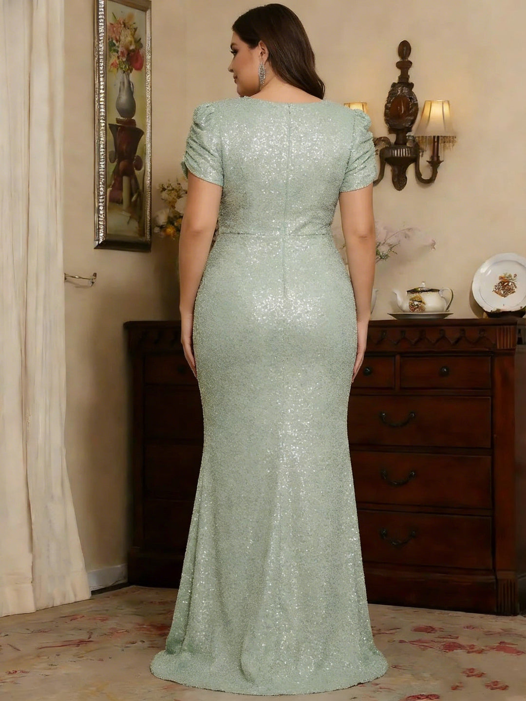 Sheath/Column Scoop Sequins Plus Size Mother of the Bride Dresses Floor-Length Short Sleeves