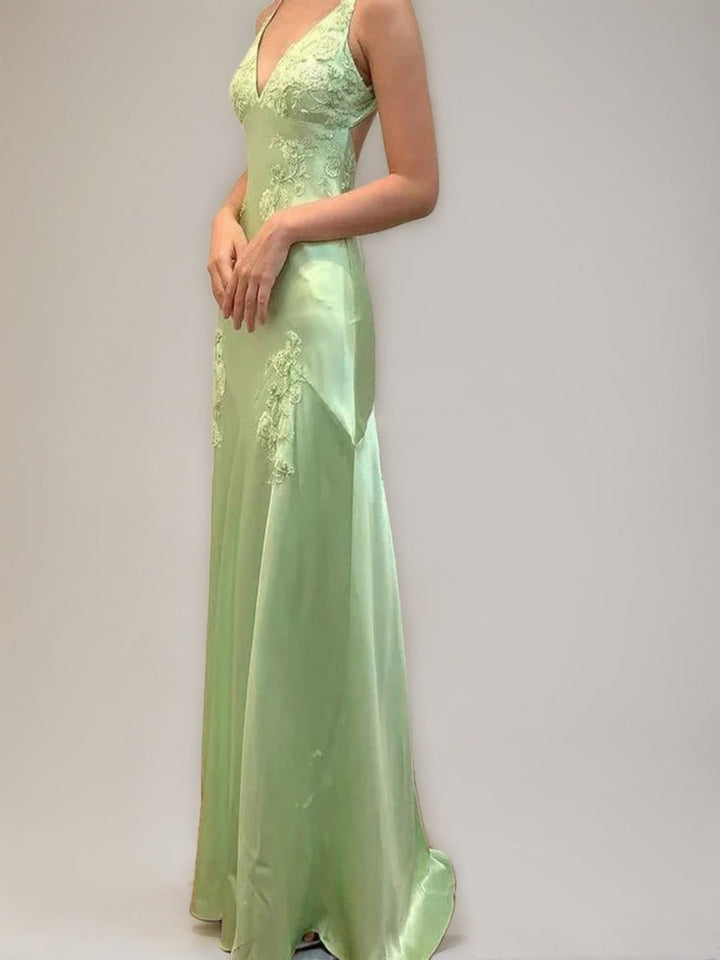 Sheath/Column Spaghetti Straps Backless Sleeveless Prom Dresses with Appliques & Self-tie