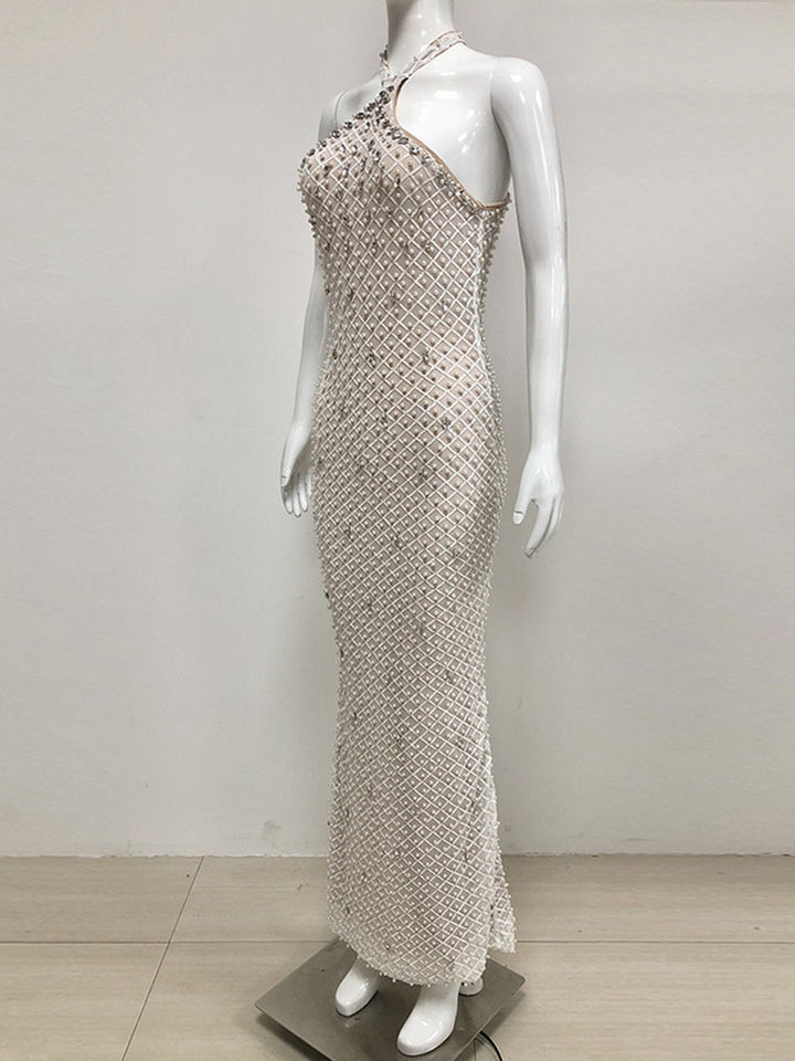 Sheath/Column Halter Sleeveless Elegant Sequined Prom Dresses with Pearl & Back Split