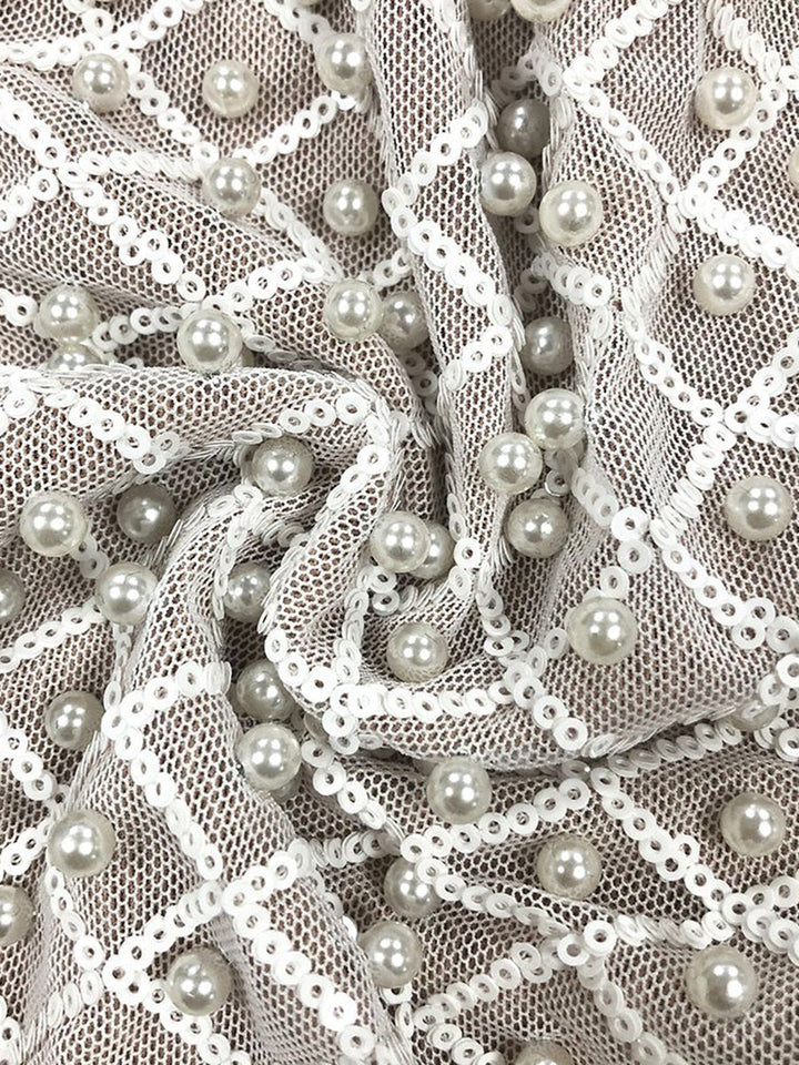 Sheath/Column Halter Sleeveless Elegant Sequined Prom Dresses with Pearl & Back Split