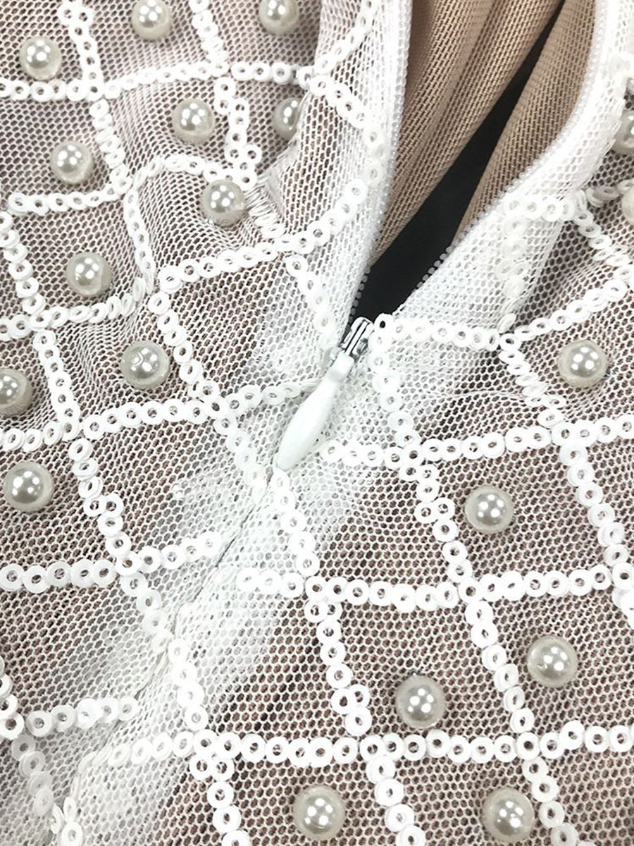 Sheath/Column Halter Sleeveless Elegant Sequined Prom Dresses with Pearl & Back Split