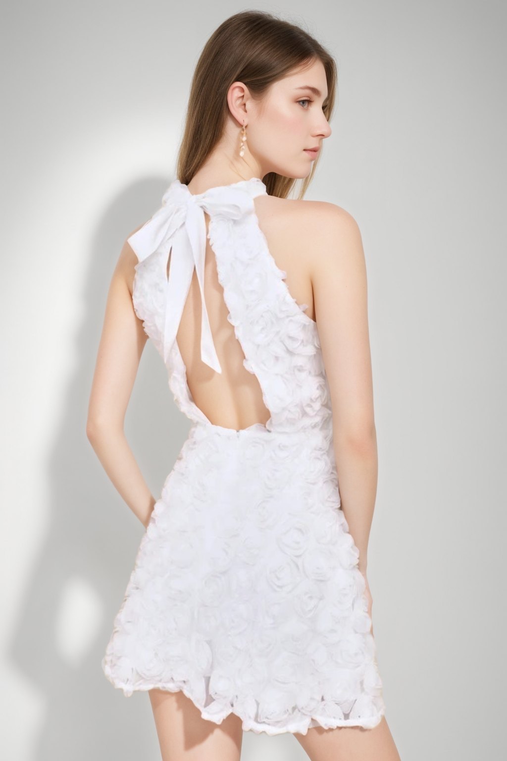 A-Line/Princess Halter Sleeveless Short/Mini Backless Cocktail Dresses with Self-tie Bow & 3D Flowers