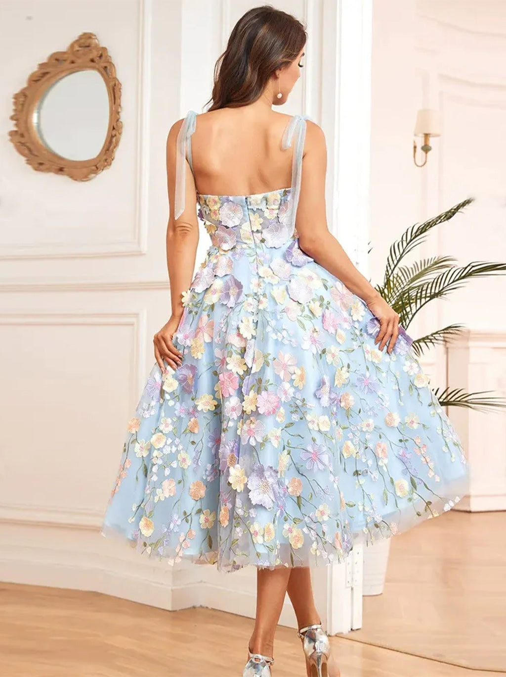 A-Line/Princess Spaghetti Straps Sleeveless Tea-Length Cocktail Dresses with Appliques