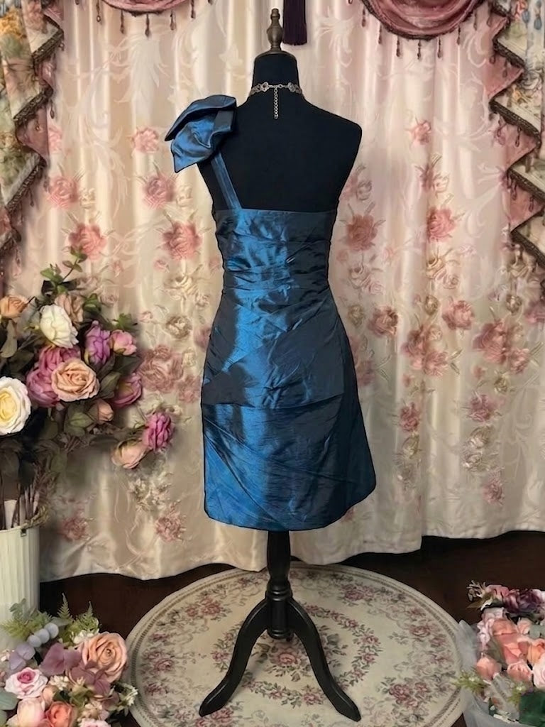 Sheath/Column One-Shoulder Taffeta Prom Dresses Vintage 80s Iridescent Dress Sleeveless Knee-Length Bowknot