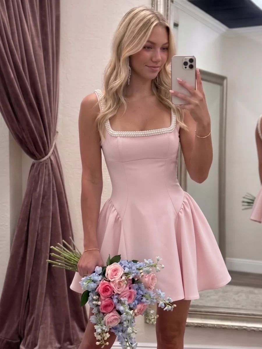 A-Line/Princess Square Collar Stretch Satin Homecoming Dresses Ruffles Sleeveless Short/Mini Pearl Beading