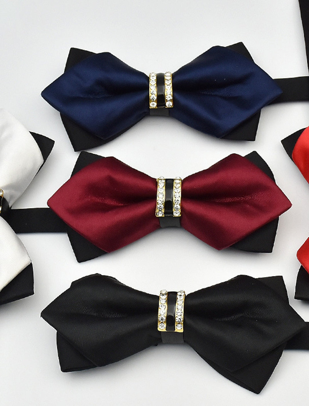 Men's Solid coloured Bow Tie with Rhinestones
