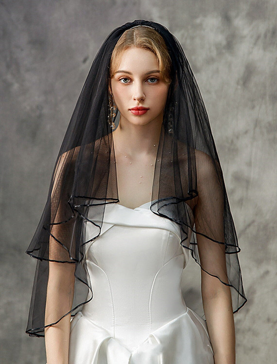 Two-tier Wedding Veil/ Elbow Veils with Flower Tulle