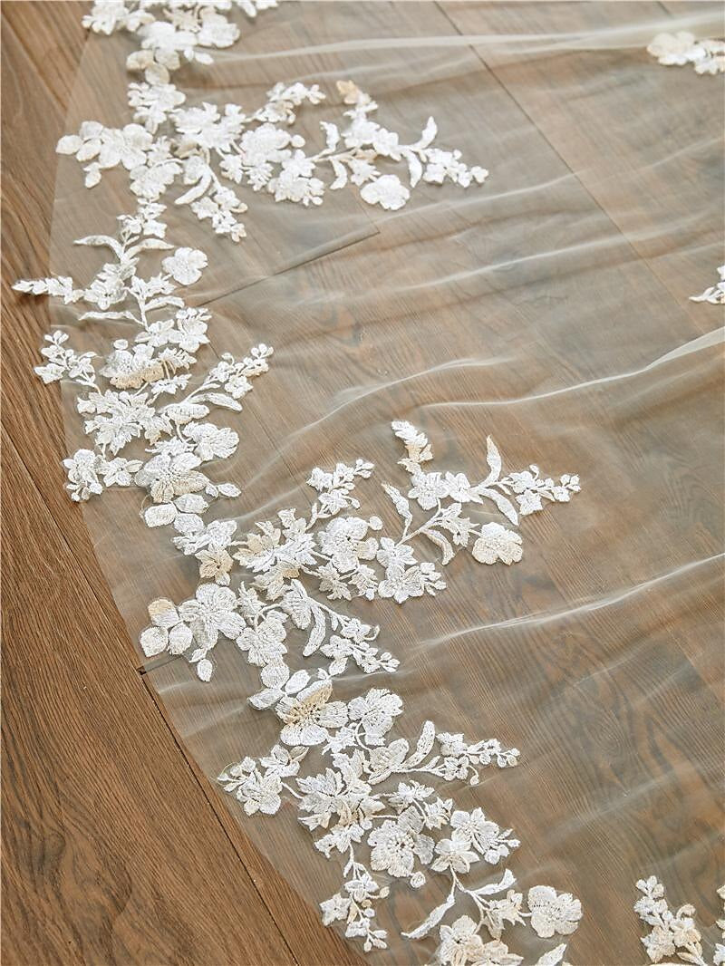 One-tier Lace Applique Wedding Veil Cathedral Veils with Embroidery