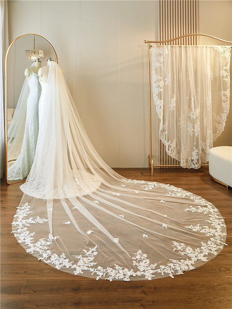 One-tier Lace Applique Wedding Veil Cathedral Veils with Embroidery