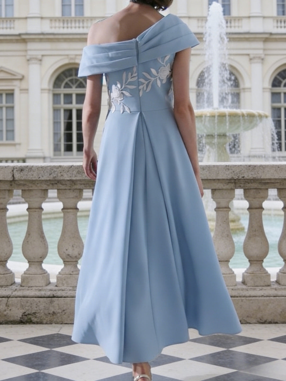 Sheath Off-the-Shoulder Short Sleeves Mother of the Bride Dresses with Appliques