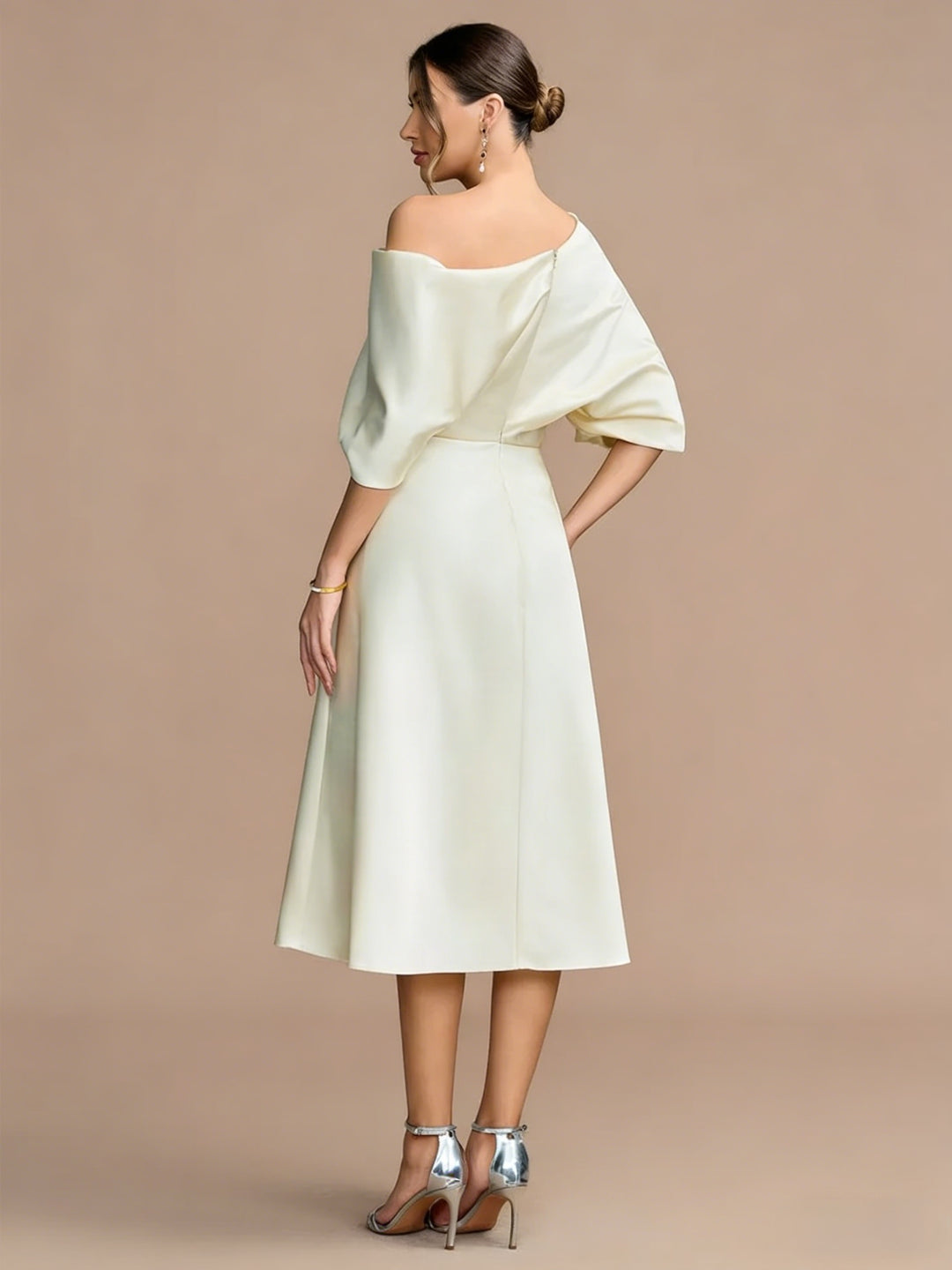 A-Line/Princess One-shoulder Short Sleeves Tea-Length Mother of the Bride Dresses with Ruffles
