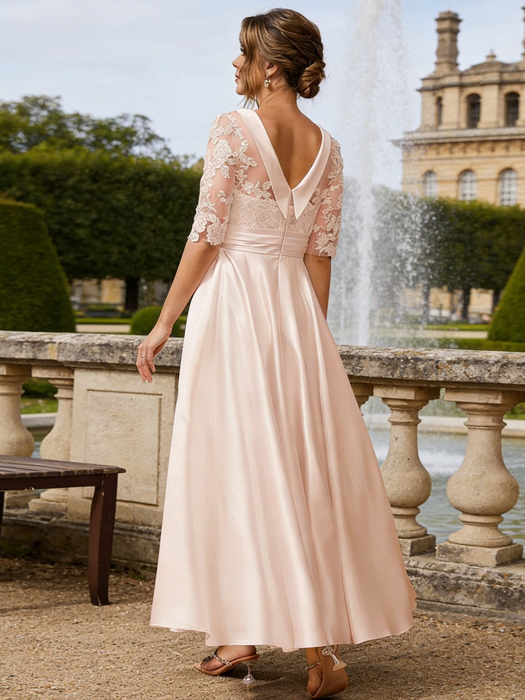 A-Line/Princess Scoop Tea-Length Half Sleeves Mother of the Bride Dresses with Lace