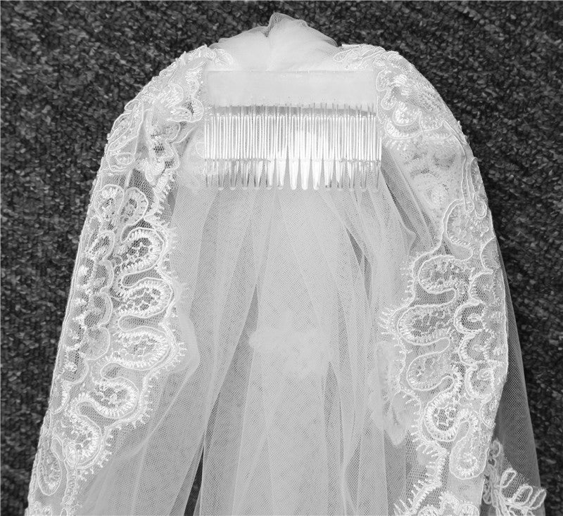 One-tier Luxurious Wedding Veil with Appliques