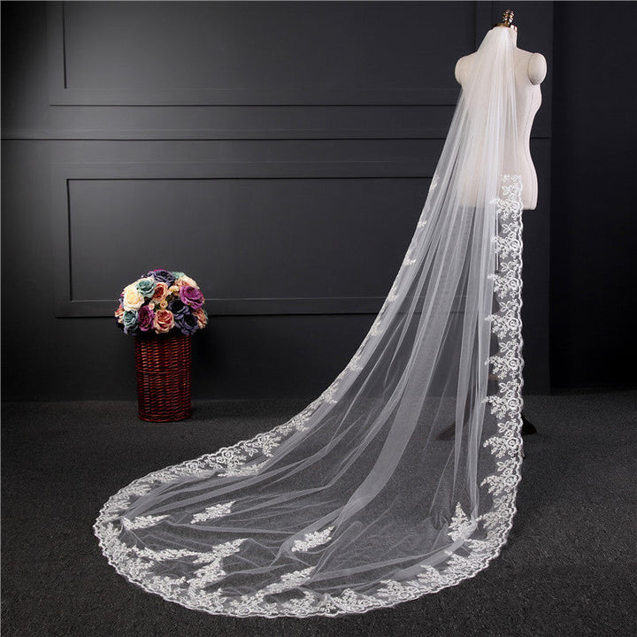 One-tier Long Lace Wedding Veil with Appliques