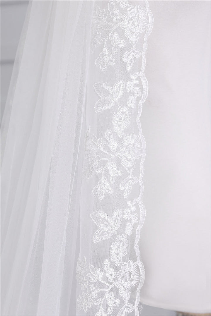 One-tier Lace Wedding Veil with Appliques