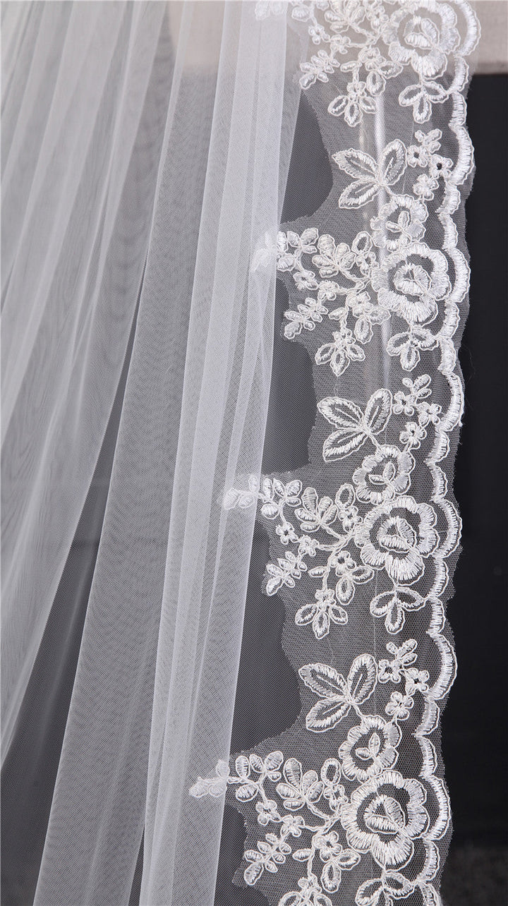 One-tier Long Lace Wedding Veil with Appliques