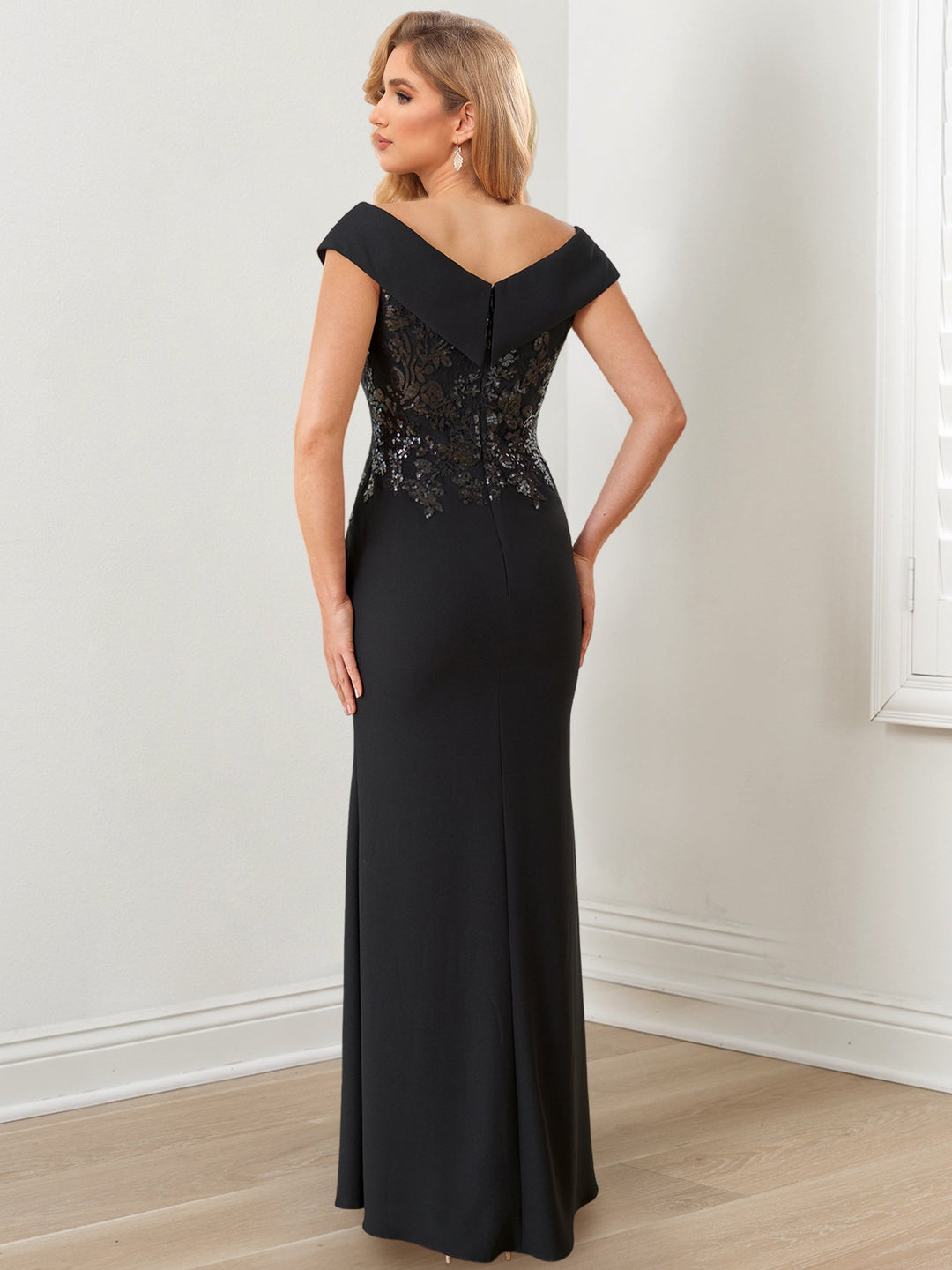 Sheath/Column V-Neck Floor-Length Mother of the Bride Dresses