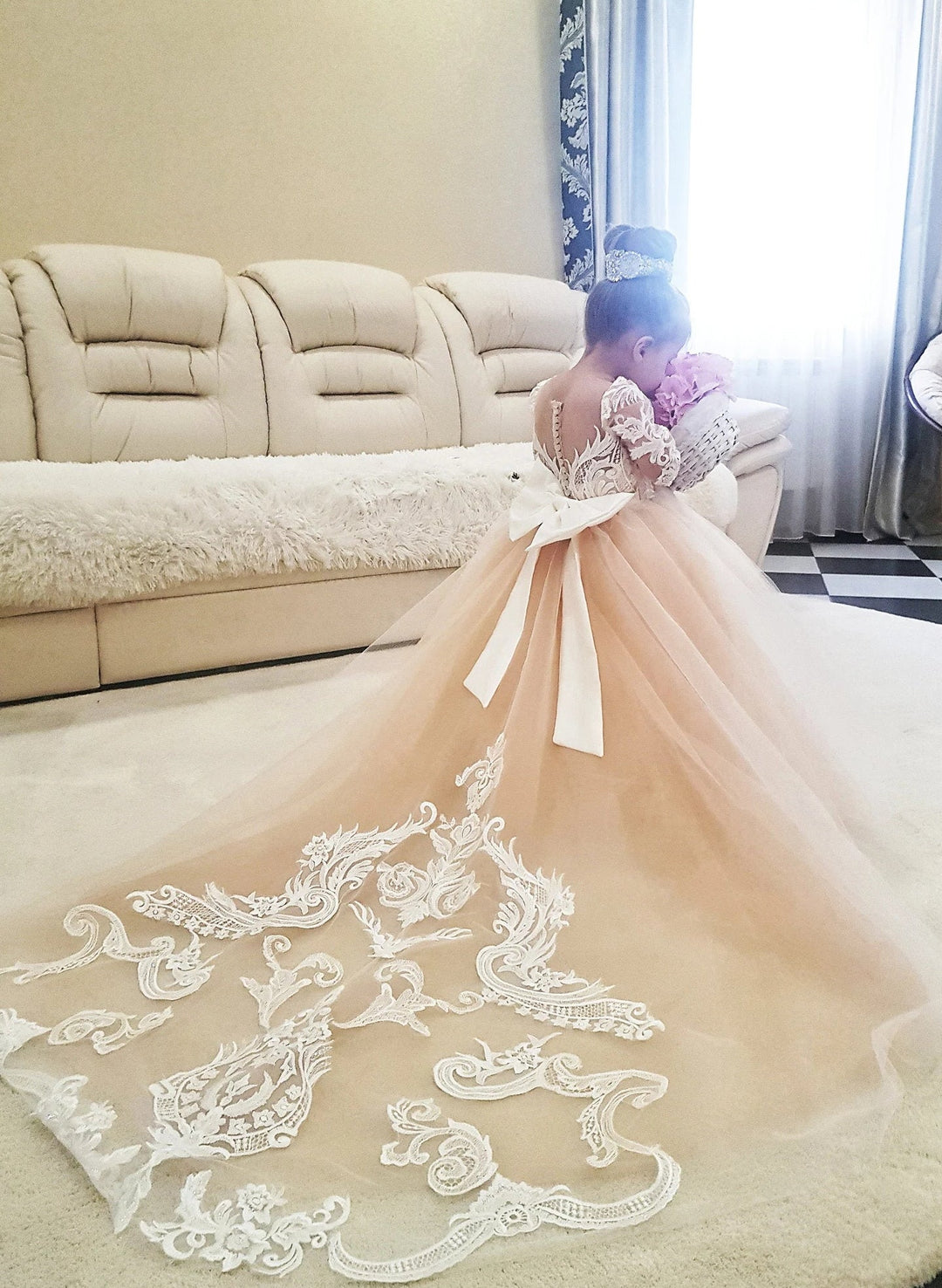 A-Line/Princess Sheer Neck Tulle Flower Girl Dresses with Applique & Bowknot