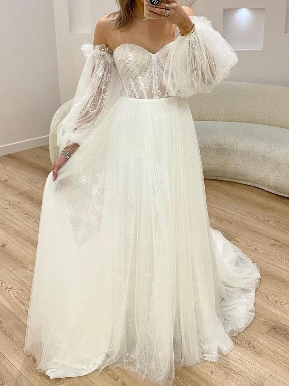 A-Line/Princess Sweetheart Lace Wedding Dress with Applique