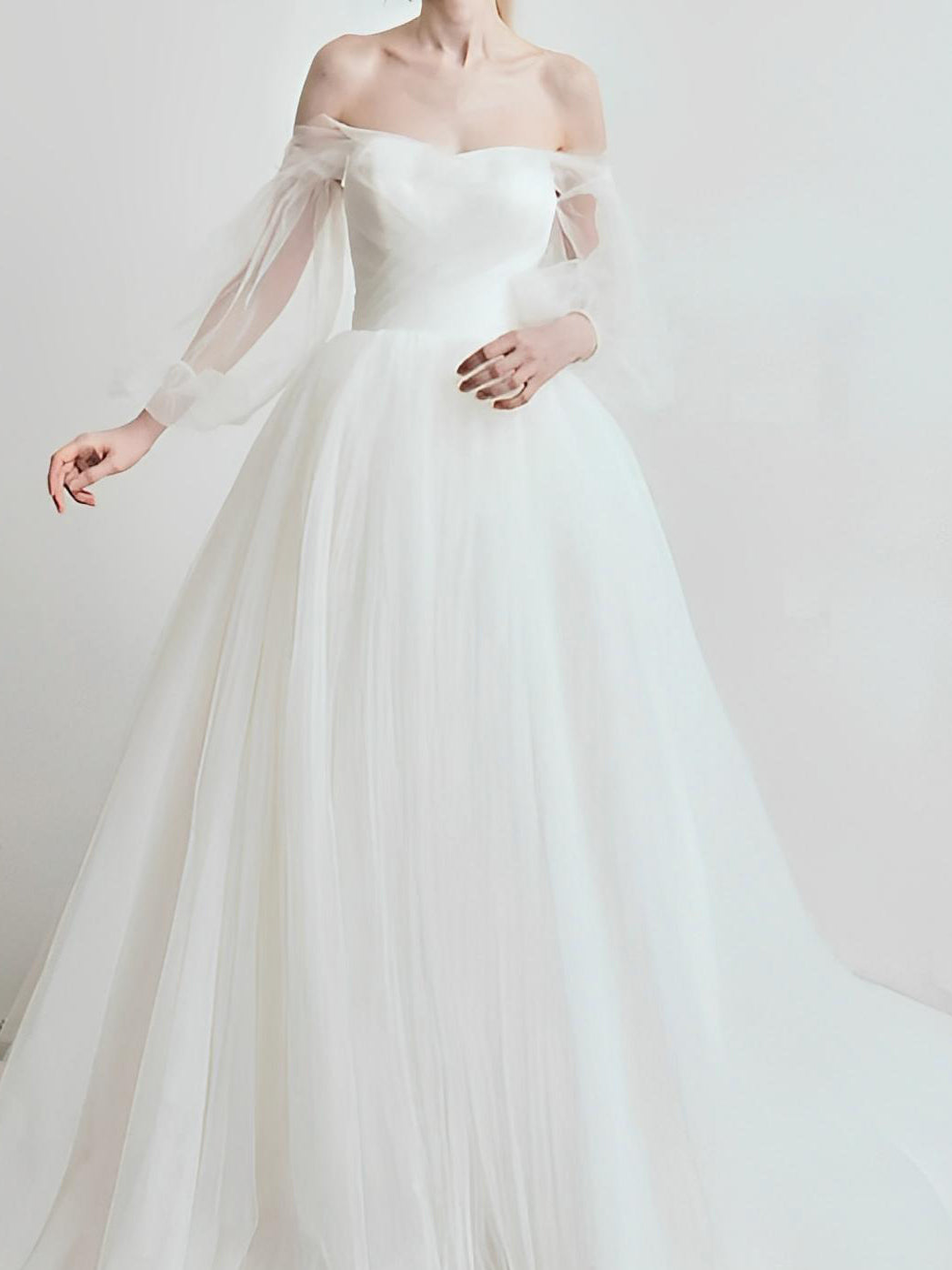 A-Line/Princess Off-the-Shoulder Wedding Dress