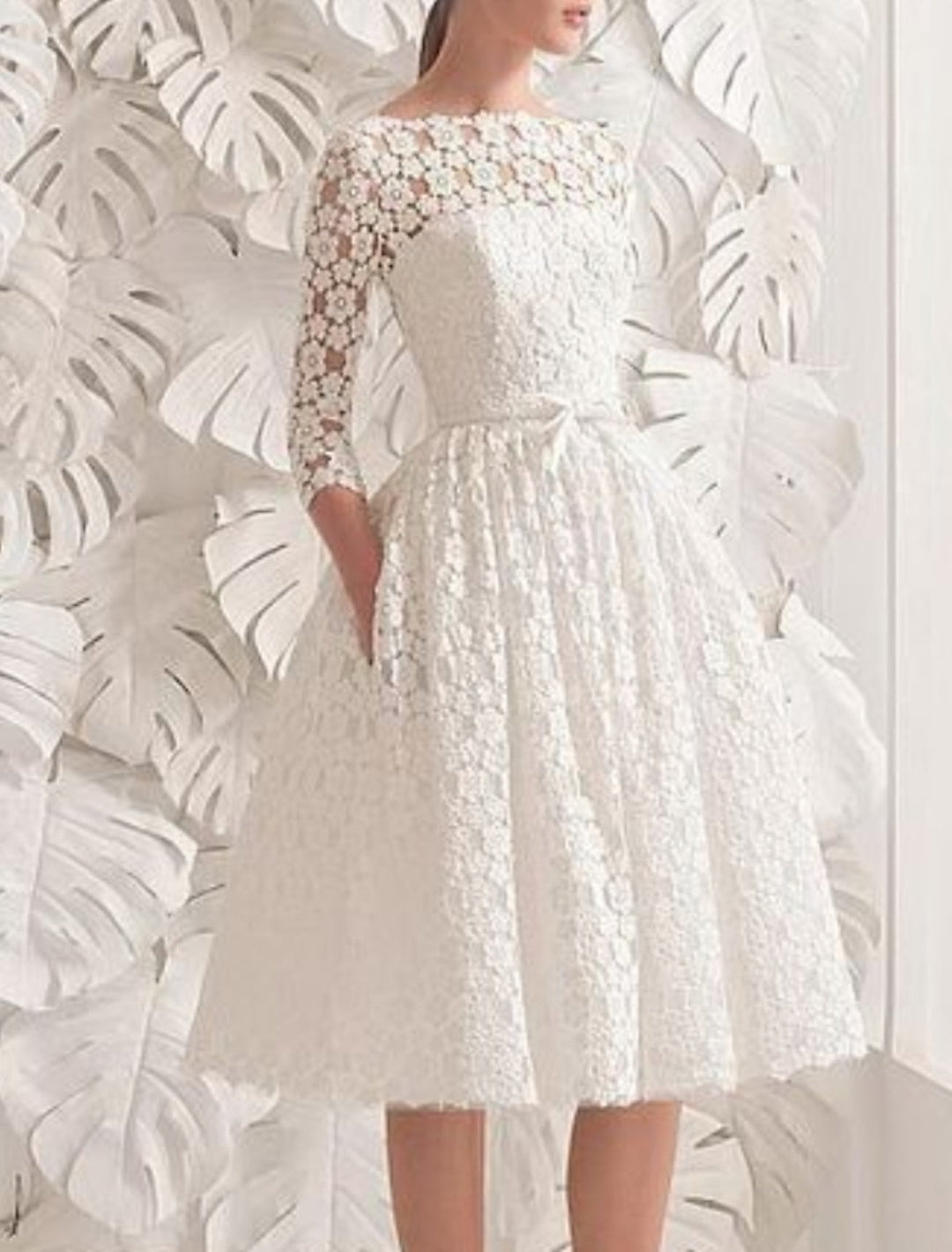 A-Line/Princess Scoop Knee-length Lace Wedding Dress