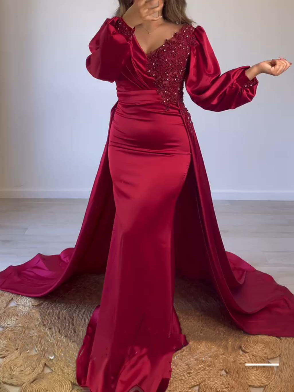 Sheath/Column V-Neck Long Sleeves Long Dresses With Applique