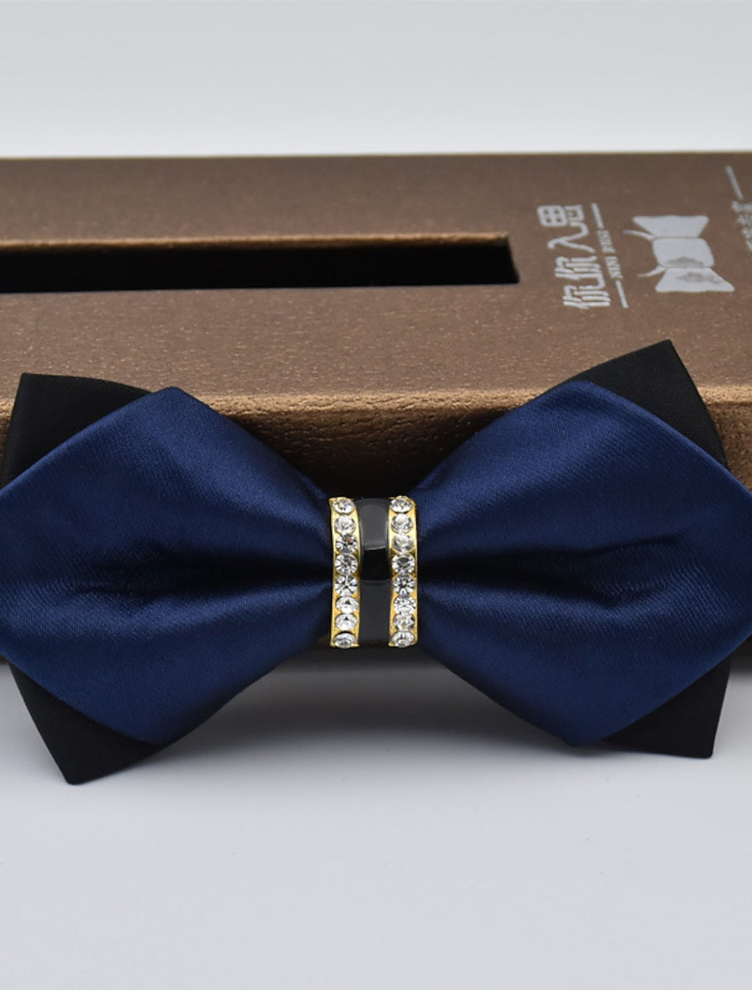 Men's Solid Coloured Bow Tie with Rhinestones