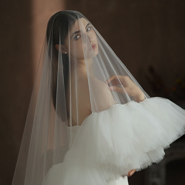 One-tier Stylish/ Pure Colour Tulle / Luxury Wedding Veil Blusher Veils with Ruffles