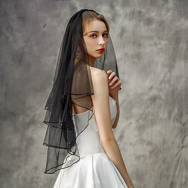 Two-tier Stylish / Classic & Timeless Wedding Veil Elbow Veils with Flower Comb / Pure Colour Tulle